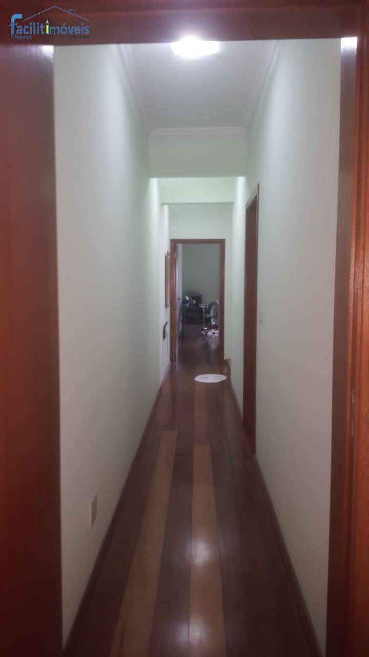 Casa à venda e aluguel com 3 quartos, 300m² - Foto 19