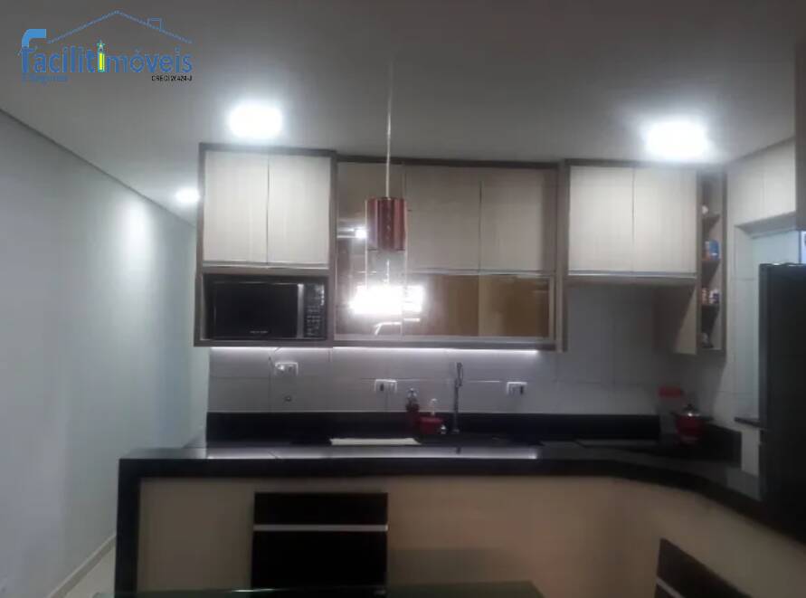 Sobrado à venda com 2 quartos, 215m² - Foto 2