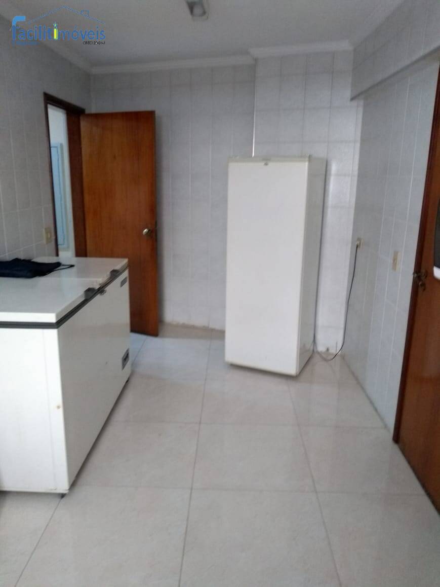 Apartamento à venda com 3 quartos, 140m² - Foto 9