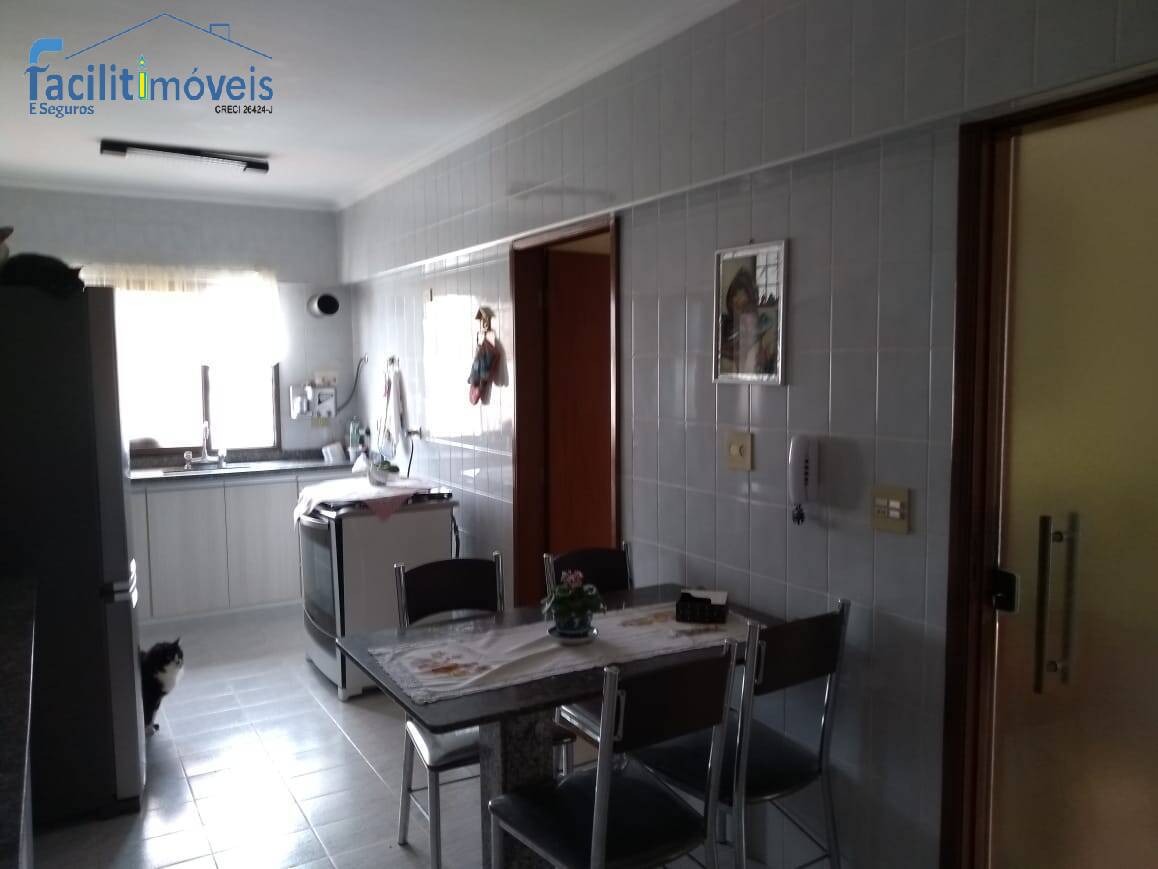 Apartamento à venda com 3 quartos, 140m² - Foto 27