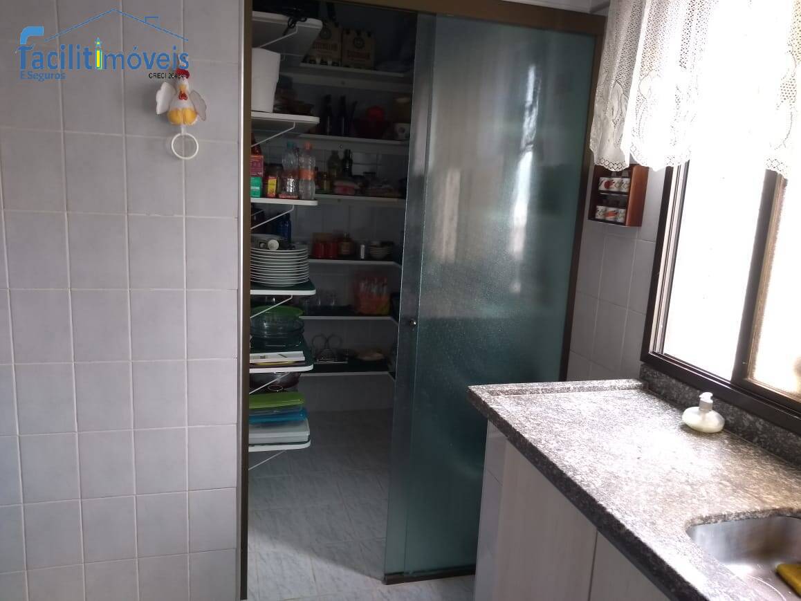 Apartamento à venda com 3 quartos, 140m² - Foto 28