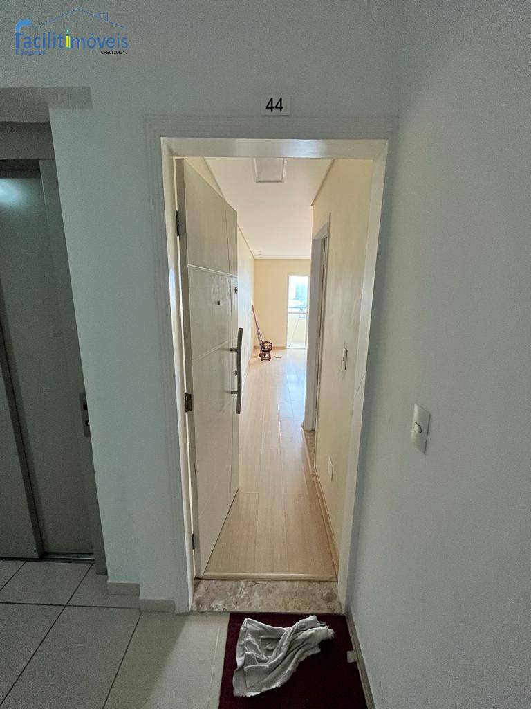 Apartamento à venda com 2 quartos, 57m² - Foto 3