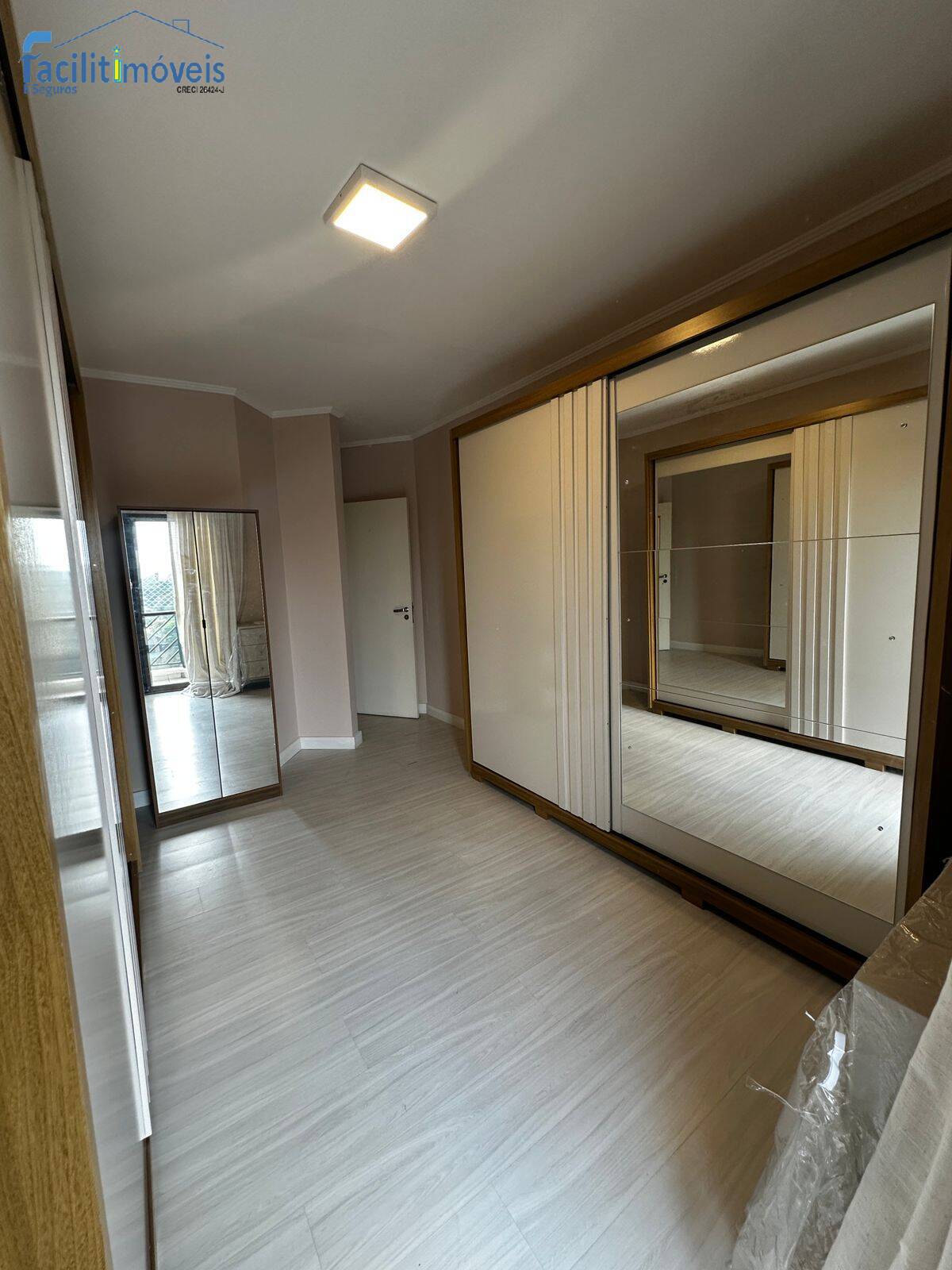 Apartamento à venda com 4 quartos, 188m² - Foto 14