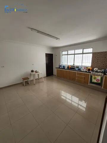 Sobrado à venda com 3 quartos, 210m² - Foto 1