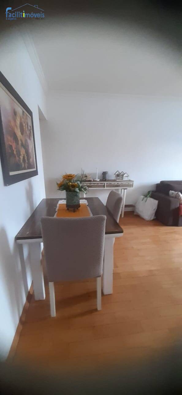 Apartamento à venda com 2 quartos, 70m² - Foto 1