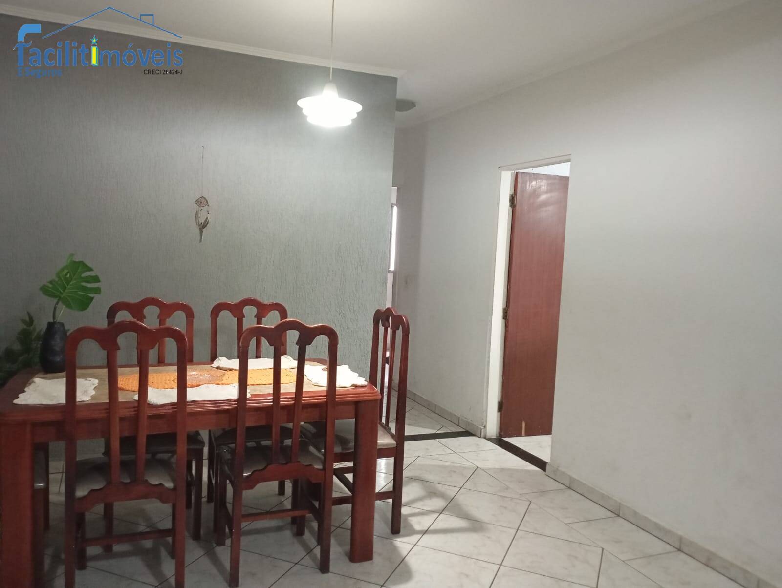 Casa à venda e aluguel com 3 quartos, 299m² - Foto 1