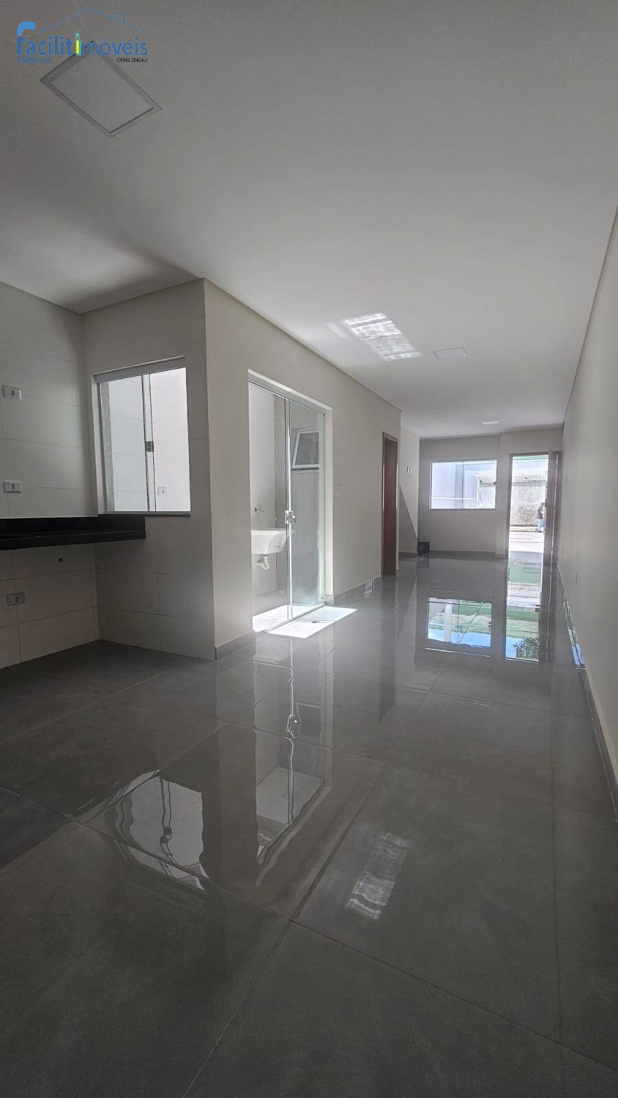 Sobrado à venda e aluguel com 3 quartos, 140m² - Foto 1