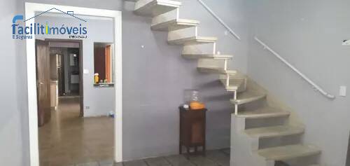 Casa à venda com 3 quartos, 195m² - Foto 1